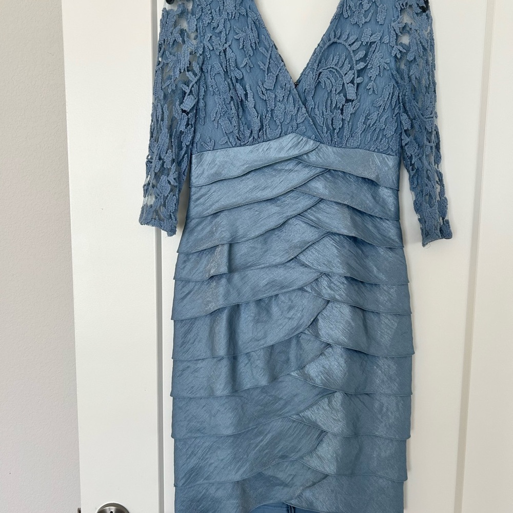 Adrianna Papell Blue V-Neck Sheath Dress with Ruched Tiers